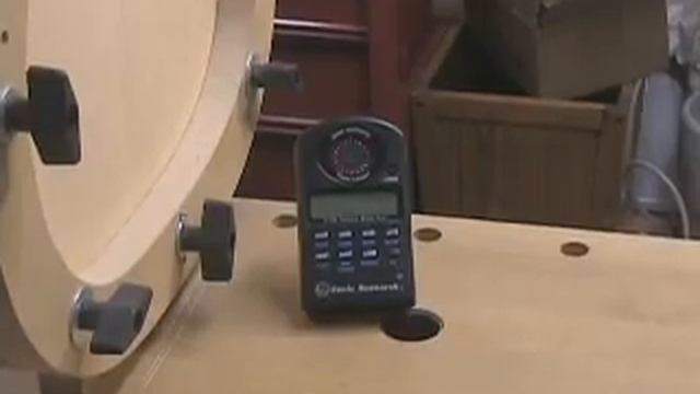 Tap Tuning A Guitar Top with the Turbo Tuner смотреть онлайн