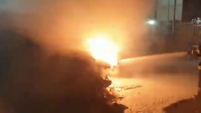 Пожар. Открытый автосалон. Хайфа смотреть онлайн