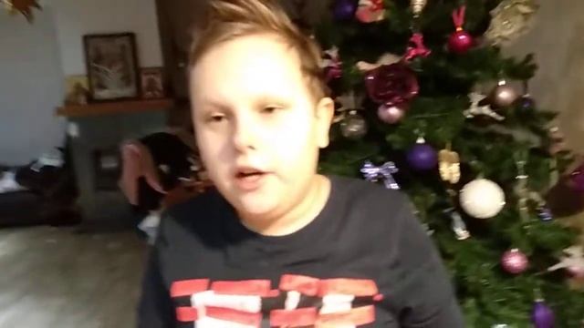 Ваня снова ест жуков. Дегустация гусениц саговой пальмы и куколок шелкопряда. смотреть онлайн