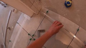 Стык ламината с плиткой. Отличный вариант.