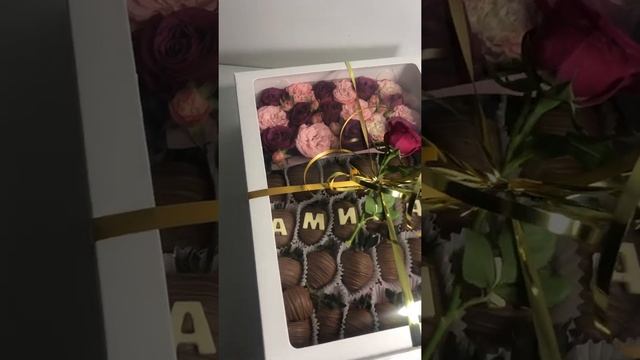 Клубничные букеты  Клубника в шоколаде  Фудфлористика  Шоколад ручной работв