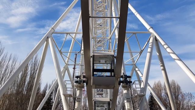 Колесо обозрения в парке Гагарина 18 ноября смотреть онлайн