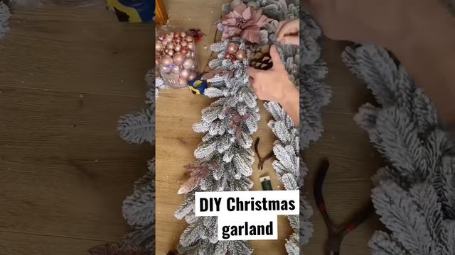 DIY Christmas garland ??✨ #diy #christmas #diycrafts #diyideas #diyhomedecor #diychristmasdecor