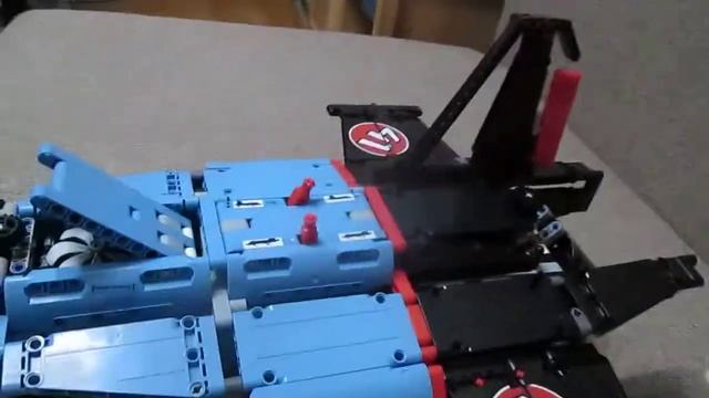 Реактивный сверхзвуковой самолёт из деталей Lego  (LEGO Technic 42066)