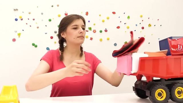 Куклы Барби и Кен делают ремонт. Видео про игры для девочек