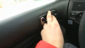 Плохо открывается дверь из салона, гольф 4