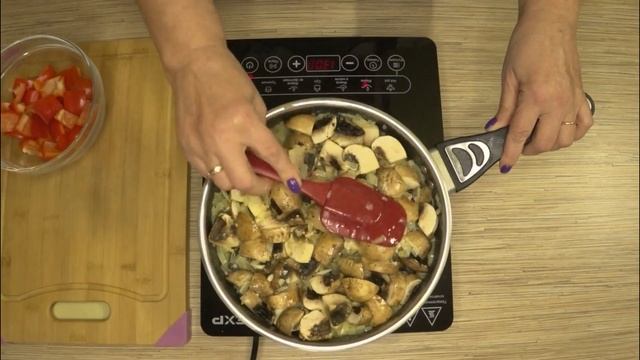 Венгерский грибной пёркёльт!  Очень вкусное и сытное блюдо!