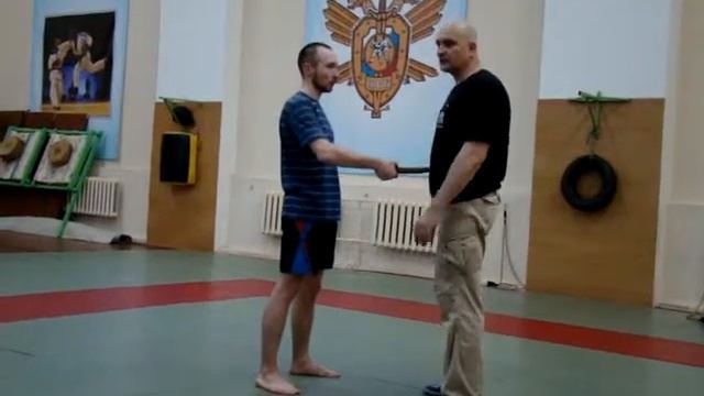 САМОЗАЩИТА - действия при угрозе ножом в упор смотреть онлайн