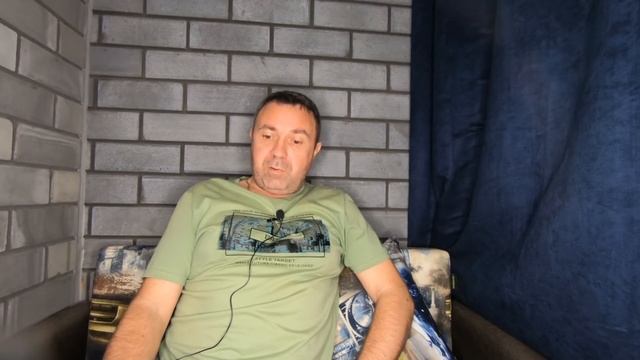 "Воронежский жлоб" откровенно отвечает на комментарии подписчиков.
