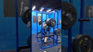 Глубокие тяжелоатлетические приседания