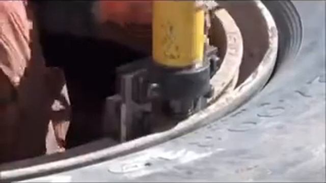 Бортоотжиматель 11044 OTR 3000 Giant Tire Bead Breaker смотреть онлайн