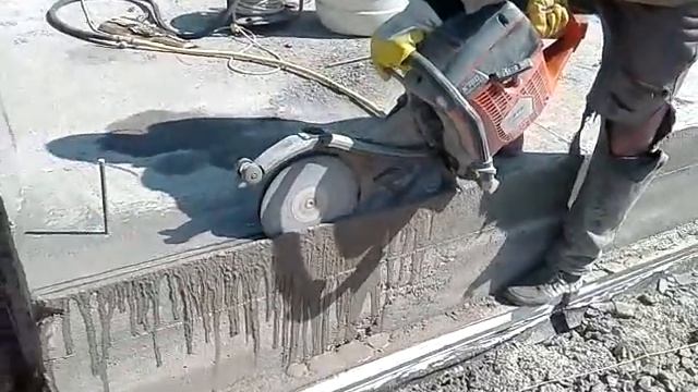 Алмазная резка монолитной подушки смотреть онлайн