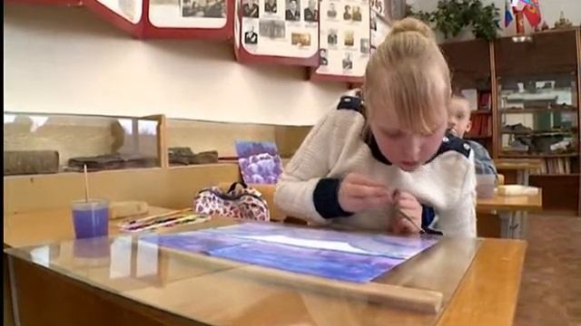 В школе 14 открылась выставка работ Виктора Шаруненко