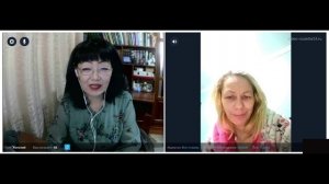 Его девушка из Подмосковья, а он читает стихи Есенина.