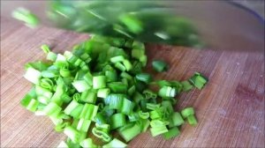 ВКУСНЕЙШИЕ ЛЕПЕШКИ С ЗЕЛЕНЫМ ЛУКОМ, ПРАКТИЧЕСКИ ИЗ НИЧЕГО!