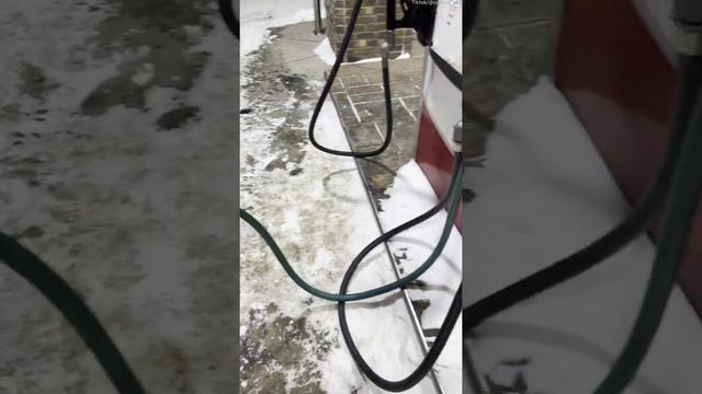 -23 Degree Fueling is Almost Automatic   ViralHog