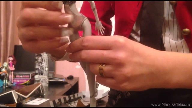 Распаковка Френки черно-белой Монстр Хай Frankie Stein blac смотреть онлайн