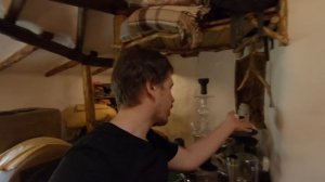 Строю дом из глины. Показал дом из дров Сергея.