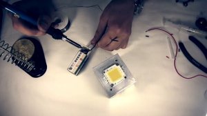 led прожектор 100 Ватт