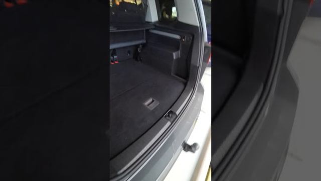 25 Volkswagen Touran 2.0 DSG (190 л.с.) 2016г. смотреть онлайн