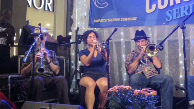 Tuba Skinny - Dusting The Frets смотреть онлайн