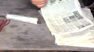 Дымовая шашка из газет и аммиачной селитры.