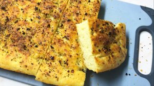 Иногда готовлю вместо хлеба. Для меня это быстрый вариант. Получается ароматный хлеб с хрустящей кор