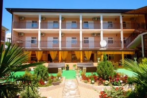 Отдых в Якорной щели гостиницы с бассейном. Якорная щель проживание на отдыхе. «БИРЮЗА» ГОСТЕВОЙ ДОМ