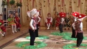Танец грибочков младшая группа