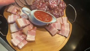 Красивая МЯСНАЯ НАРЕЗКА на Праздничный стол/ Подача на доске