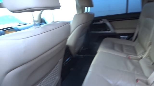 Вроде и хороший, но...что-то не так. Ленд Крузер 200 V8 бензин.