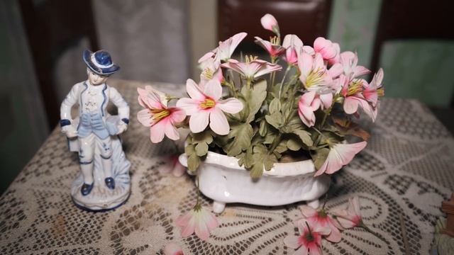 We discovered an adorable abandoned Spanish house! | Built in 1919 смотреть онлайн