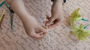 ЛИЛИЯ из гофробумаги#DIY# Цветы из гофрированой бумаги#