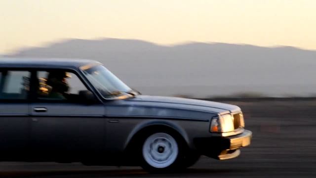 Volvo 245 Drifting FIR