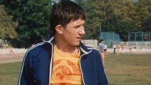 Алиса на уроке физкультуры