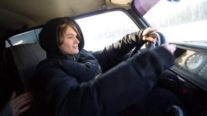 НАГЛЫЙ ШКОЛЬНИК ЗАРАБОТАЛ И КУПИЛ СЕБЕ МАШИНУ