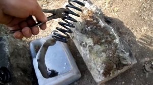 Травля пружин амортизаторов в электролите