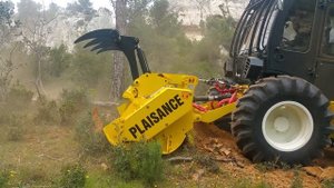 Компактный, шустрый, эффективный Variotrac 200. Самоходный мульчер на колесном ходу.