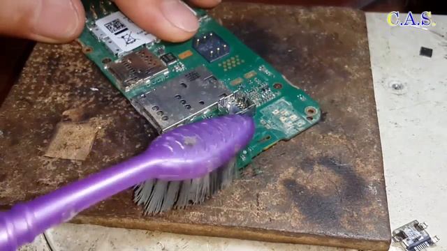 Nokia 206 - Не заряжается (индикацию заряда показывает) смотреть онлайн