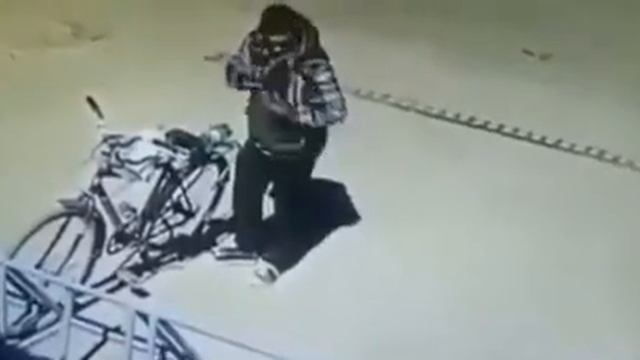 мужик очень расстроился смотреть онлайн