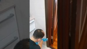 Чем и как обновить (отреставрировать) деревянную межкомнатную дверь в домашних условиях?