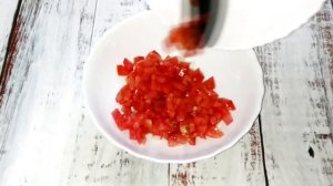 На филе выкладываю начинку и запекаю в духовке! Самая сочная куриная грудка! Мясо по-королевски!
