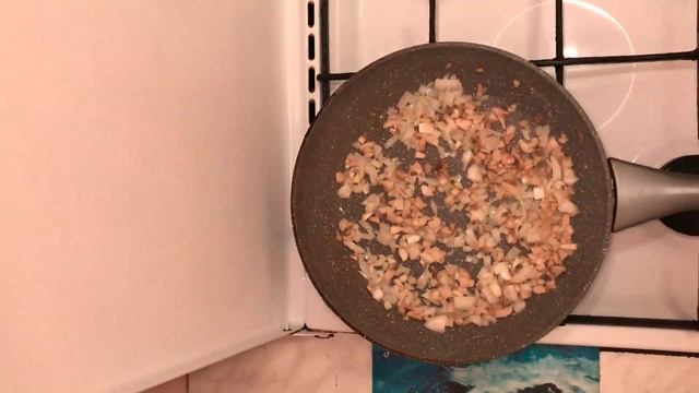 Шампиньоны в беконе в духовке