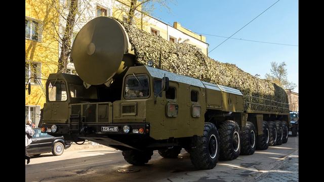 МАЗ-7912/МАЗ-7917 — серийный тяжелый колесный грузовой автомобиль Минского автомобильного завода.