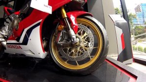 HONDA CBR 1000 Fireblade price and Specs Updated 2022
