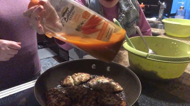 Америка ПЕРЕЕЗД влог готовлю ужин с мамой КОТЛЕТЫ смотреть онлайн