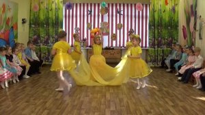 8 марта праздник мам. Танец Солнышко с полотном Музыкальный руководитель Зайцева Марина Владимировн