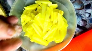 Пирог с сырой картошкой,съедается ещё горячий