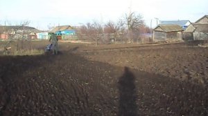 Мотоблок МТЗ:"боронование самодельной бороной"