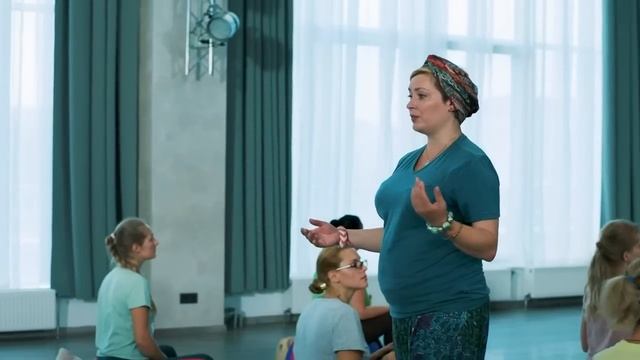 ПОСЛЕ ТОГО, КАК ЕЁ БРОСИЛ ЖЕНИХ, НАШЛА СРАЗУ ТРЁХ... // УРОКИ ЛЮБВИ // 1 ЧАСТЬ смотреть онлайн